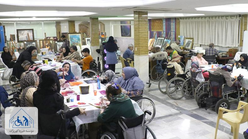 برگزاری کارگاه نقاشی‌تراپی در هفته جهانی سالمند